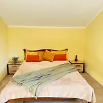 Yellow House * Pilipets