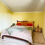 Yellow House بيت للعطل *