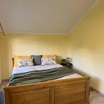 Yellow House بيت للعطل *