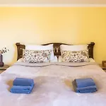 بيت للعطل Yellow House Pilipets