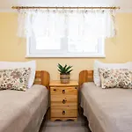 Yellow House بيت للعطل