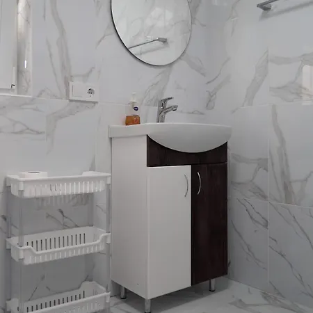 Yellow House Pilipets