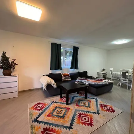 Yellow House * Pilipets