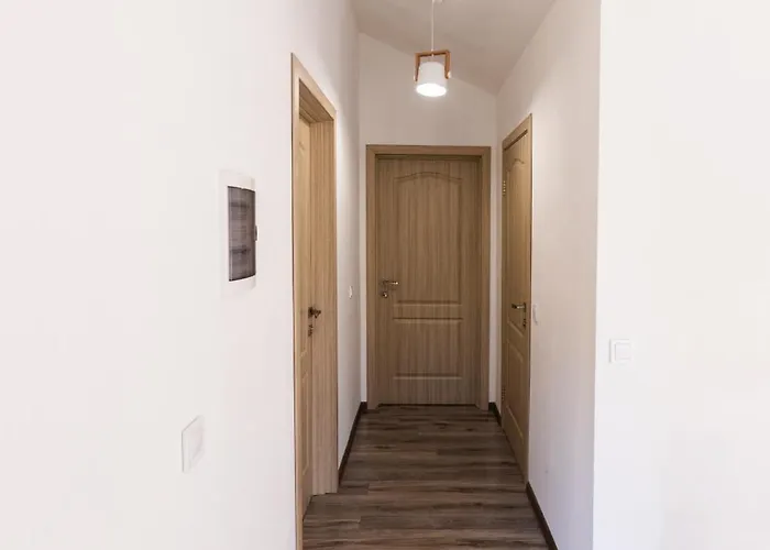 Yellow House 度假居 Pilipets