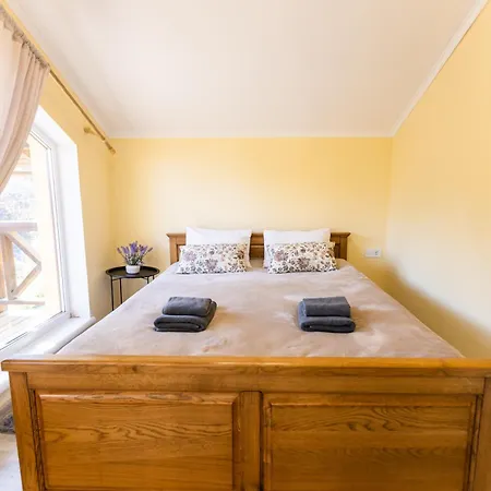 בית נופש Yellow House